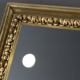 specchio arredo con cornice legno color oro