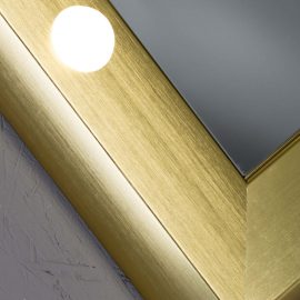 Specchio illuminato con cornice metallica color oro