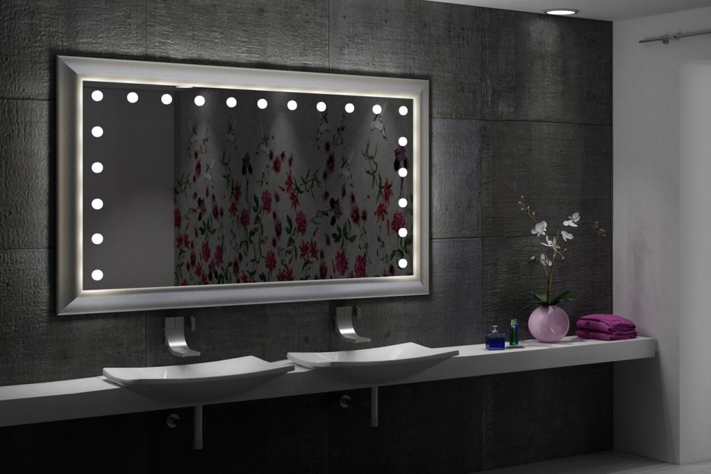 specchio  con luci integrate regolabili per bagno con doppio lavandino e profilo cornice in legno