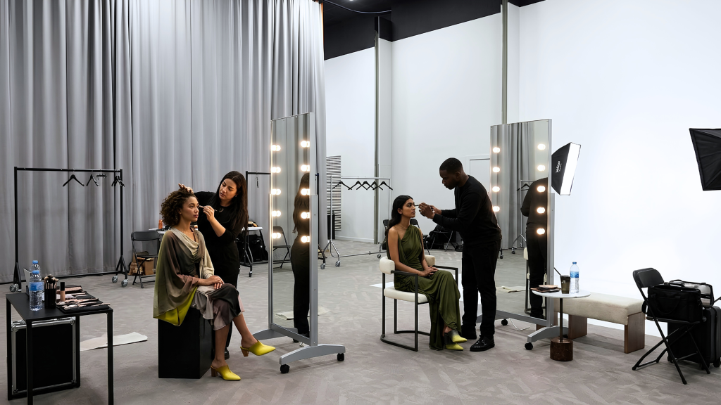 Specchio professionale su ruote per backstage, teatri e accademie di trucco.